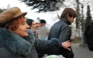  В Севастополе сторонники и противники «Евромайдана» схлестнулись в борьбе за креатив: морковка и вазелин против «врагов Украины» в сале