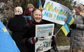  В Севастополе сторонники и противники «Евромайдана» схлестнулись в борьбе за креатив: морковка и вазелин против «врагов Украины» в сале