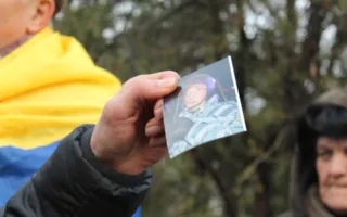  В Севастополе сторонники и противники «Евромайдана» схлестнулись в борьбе за креатив: морковка и вазелин против «врагов Украины» в сале