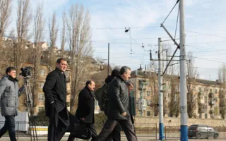 Поезд «бойцов Антимайдана» в Севастополе встречали с оркестром и поросёнком