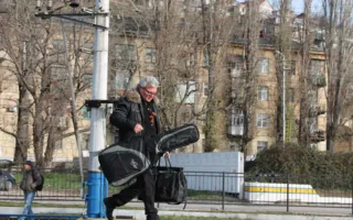 Поезд «бойцов Антимайдана» в Севастополе встречали с оркестром и поросёнком