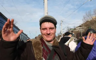 Поезд «бойцов Антимайдана» в Севастополе встречали с оркестром и поросёнком