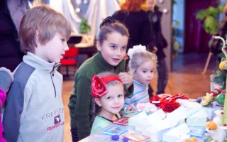 Севастопольцы отметили день святого Николая выставкой новогодних подарков в УКИЦ