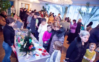 Севастопольцы отметили день святого Николая выставкой новогодних подарков в УКИЦ