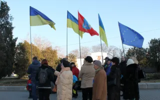 Севастопольский «Евромайдан» сопровождался воем сирены и призывами к войне