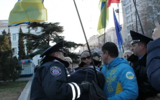 Севастопольский «Евромайдан» сопровождался воем сирены и призывами к войне
