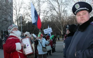 Севастопольский «Евромайдан» сопровождался воем сирены и призывами к войне