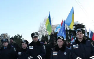 Севастопольский «Евромайдан» сопровождался воем сирены и призывами к войне