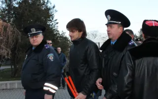 Севастопольский «Евромайдан» сопровождался воем сирены и призывами к войне