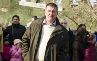 Трёхметровую скульптуру синей лошади установили в Севастополе