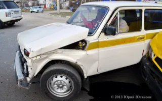Авария на улице Пожарова: «Нива» не пропустила «маршрутку»