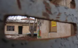 Сквоттеры поставили свой знак на зданиях, которые можно занять