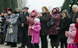 В Севастополе на площади перед УКИЦ весело отпраздновали Рождество