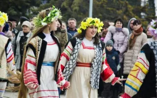 В Севастополе на площади перед УКИЦ весело отпраздновали Рождество