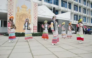 В Севастополе на площади перед УКИЦ весело отпраздновали Рождество