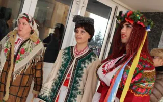 В Севастополе на площади перед УКИЦ весело отпраздновали Рождество
