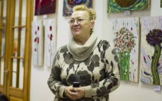 Живопись нитями представила севастопольская художница Людмила Матевушева на второй персональной выставке