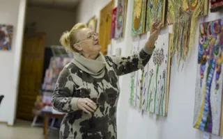 Живопись нитями представила севастопольская художница Людмила Матевушева на второй персональной выставке