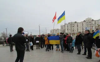 Севастопольский «Евромайдан» возле памятника Шевченко был проигнорирован пророссийскими силами