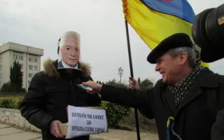 На «Евромайдане» Азарову собирали деньги на билет в Зауралье