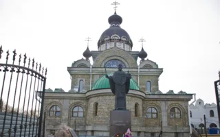 В храме святителя Николая чудотворца установлен последний витраж