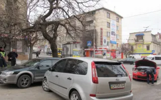 На перекрёстке Новороссийская — Адм. Октябрького в ДТП столкнулись три автомобиля