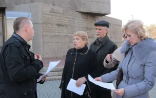 В память об Анастасии Бабуровой севастопольские антифашисты провели в центре города кинопоказ и мини-марш