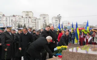 В День соборности Украины у памятника Шевченко власти Севастополя говорили о событиях в Киеве