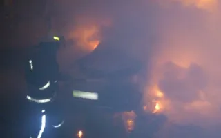 Ночью в центре Севастополя горела иномарка 