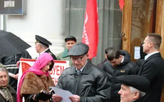 Советские офицеры потребовали на митинге ввести чрезвычайное положение и разогнать «Евромайдан»