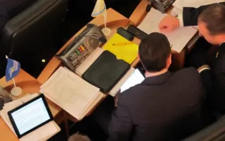 Как севастопольские депутаты городской бюджет 2014 года принимали…