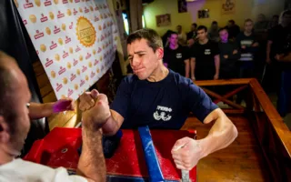 В соревновании рукоборцев победил севастопольский «Титан»