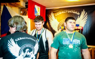 В соревновании рукоборцев победил севастопольский «Титан»