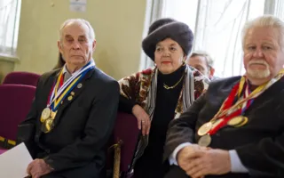 Севастопольские чемпионы зажгли символический олимпийский факел