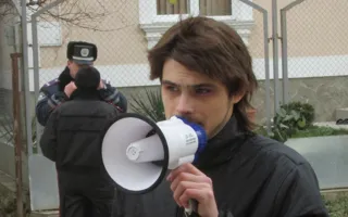Милиция задержала Неганова на пикете у дома, где якобы проживает Яцуба