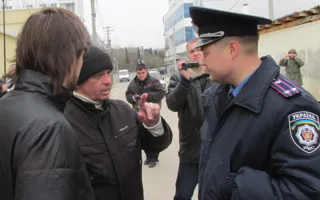 Милиция задержала Неганова на пикете у дома, где якобы проживает Яцуба