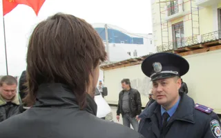 Милиция задержала Неганова на пикете у дома, где якобы проживает Яцуба