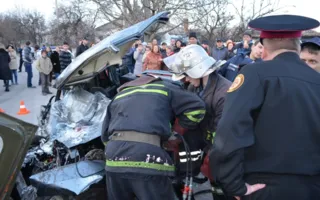 Лобовое столкновение ВАЗа и УАЗа. Водитель ВАЗа погиб