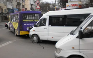 ДТП на перекрёстке в час пик парализовало движение троллейбусов