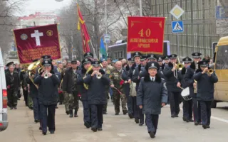 25-ю годовщину вывода Советских войск из Афганистана в Севастополе отметили шествием