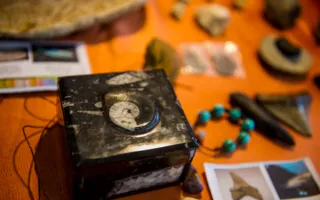 Уникальную экспозицию метеоритов севастопольцы смогли увидеть на выставке-ярмарке «Крым самоцветный»