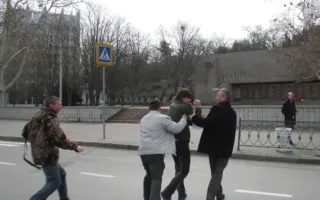 Активист «Евромайдана» Неганов был избит разъярёнными митингующими на площади Нахимова