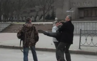 Активист «Евромайдана» Неганов был избит разъярёнными митингующими на площади Нахимова