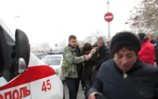Активист «Евромайдана» Неганов был избит разъярёнными митингующими на площади Нахимова