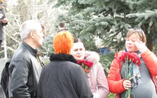 Сотни севастопольцев со слезами на глазах встречали вернувшихся из Киева сотрудников ППС