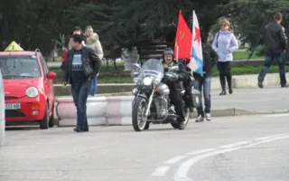 Сотни севастопольцев со слезами на глазах встречали вернувшихся из Киева сотрудников ППС