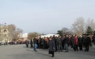 Сотни севастопольцев со слезами на глазах встречали вернувшихся из Киева сотрудников ППС
