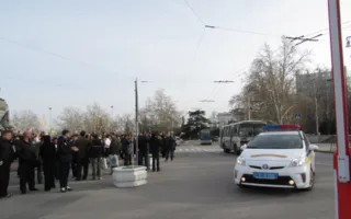 Сотни севастопольцев со слезами на глазах встречали вернувшихся из Киева сотрудников ППС