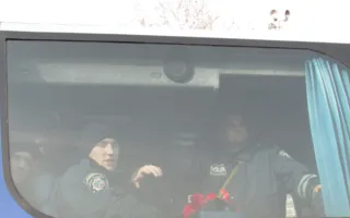 Сотни севастопольцев со слезами на глазах встречали вернувшихся из Киева сотрудников ППС