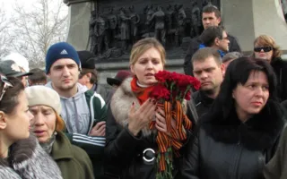 Более тысячи севастопольцев попросили Черноморский флот выставить блокпосты морского десанта на въезде в город